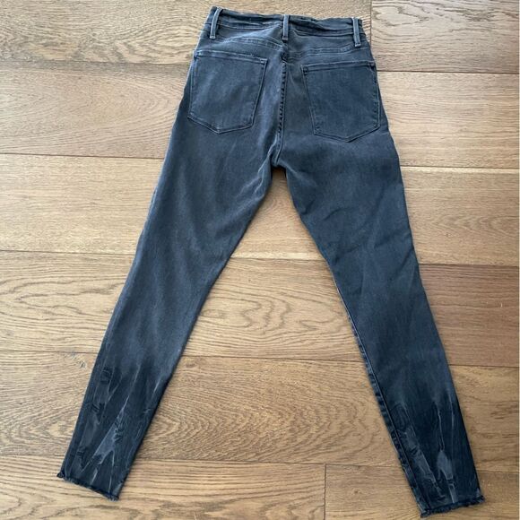 Frame Le High Skinny in Grey Whisker - Picture 9 of 13